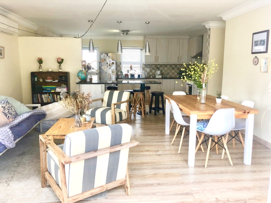 To Let 3 Bedroom Property for Rent in Loevenstein Western Cape